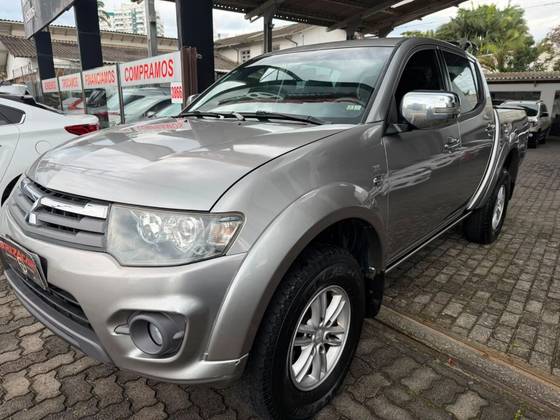 MITSUBISHI L200 TRITON 3.5 HPE 4X4 CD V6 24V FLEX 4P AUTOMÁTICO MITSUBISHI L200 TRITON 3.5 HPE 4X4 CD V6 24V FLEX 4P AUTOMÁTICO